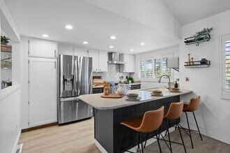 13804 W Iliff Ave in Lakewood, CO - Foto de edificio - Building Photo