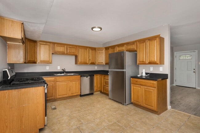 215 Midlothian Rd in St. Louis, MO - Foto de edificio - Building Photo