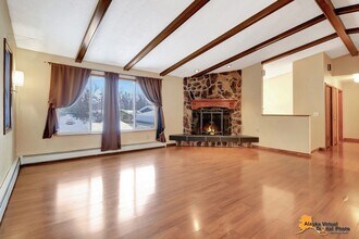 903 Bench Ct in Anchorage, AK - Building Photo - Building Photo