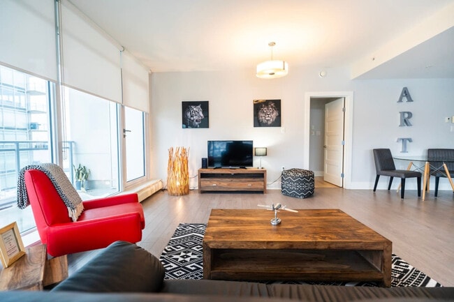 property at 15 Kings Wharf Pl