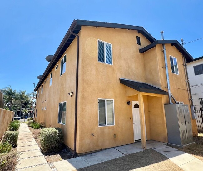 property at 621-623 W Imperial Hwy