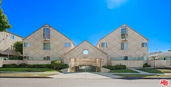610 Venice Way in Inglewood, CA - Building Photo