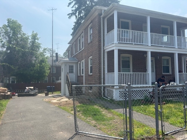 8 Horace St in Bridgeport, CT - Building Photo - Building Photo