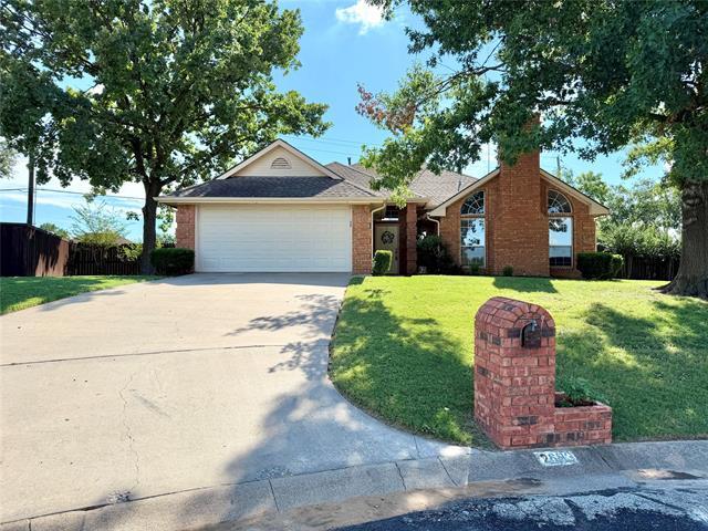 2633 Bauer Dr in Denton, TX - Building Photo