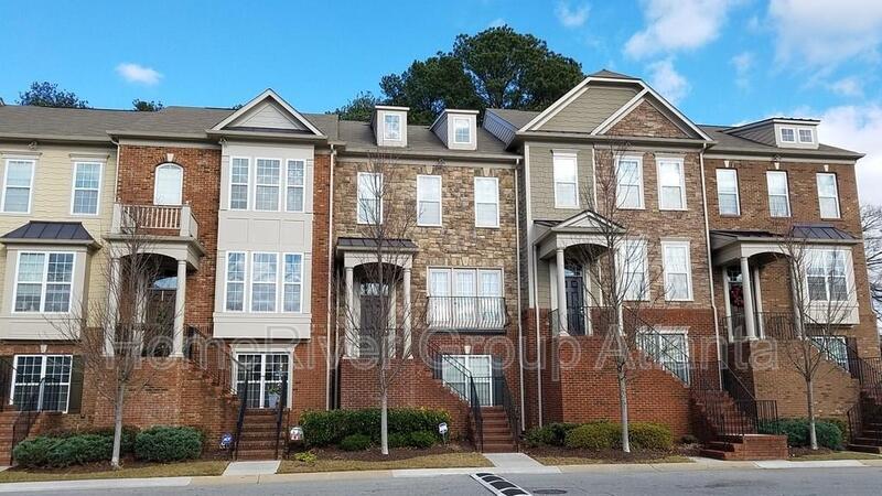 2329 Limehurst Dr in Atlanta, GA - Building Photo