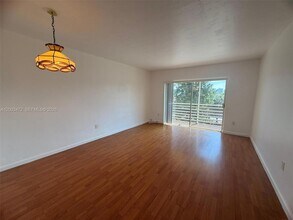 20200 NE 27th Ct, Unit 35 in Aventura, FL - Building Photo - Building Photo