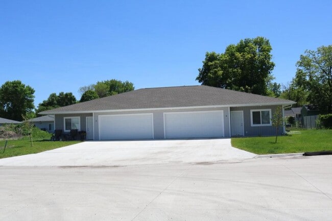 property at 3 Reserve Ct