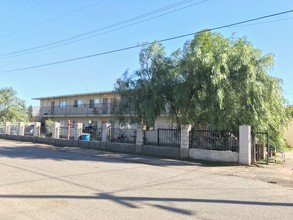 6066 Collins St in Jurupa Valley, CA - Building Photo - Building Photo