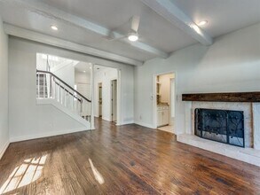 4713 N O'Connor Rd in Irving, TX - Foto de edificio - Building Photo