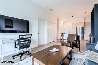 2623 Keene St, Unit 523 in Houston, TX - Building Photo - Building Photo