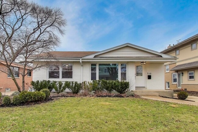 property at 710 S Hawthorne Ave