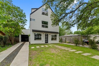 1023 E 45th St in Austin, TX - Building Photo - Building Photo