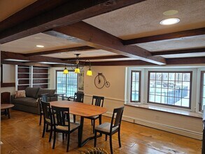 223 Central St in Hudson, MA - Foto de edificio - Building Photo