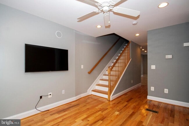 property at 6 E Barney St
