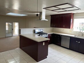 5065 Hyde Park Dr in Fremont, CA - Foto de edificio - Building Photo