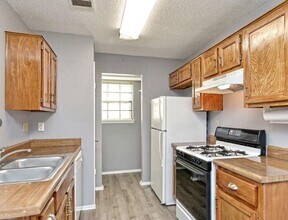 12320 Alderbrook Dr in Austin, TX - Building Photo - Building Photo