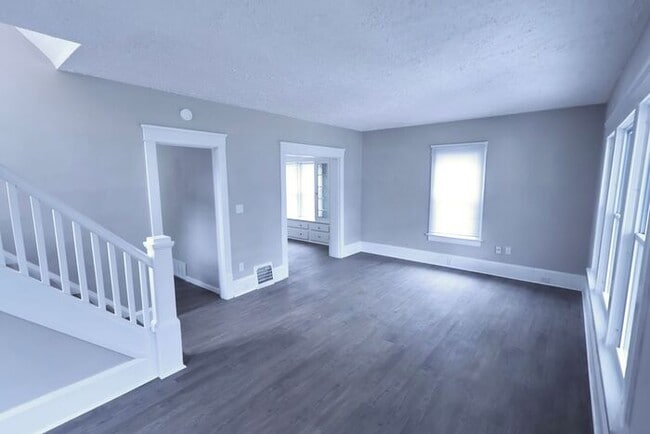 893 Delia Ave in Akron, OH - Building Photo - Building Photo