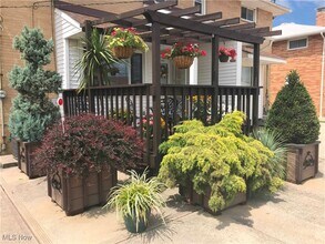 1271 Bonnie Ln in Mayfield Heights, OH - Building Photo - Building Photo