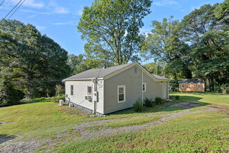 200 Mauney St in Mount Holly, NC - Building Photo - Building Photo