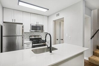 City View at Mueller in Austin, TX - Building Photo - Building Photo