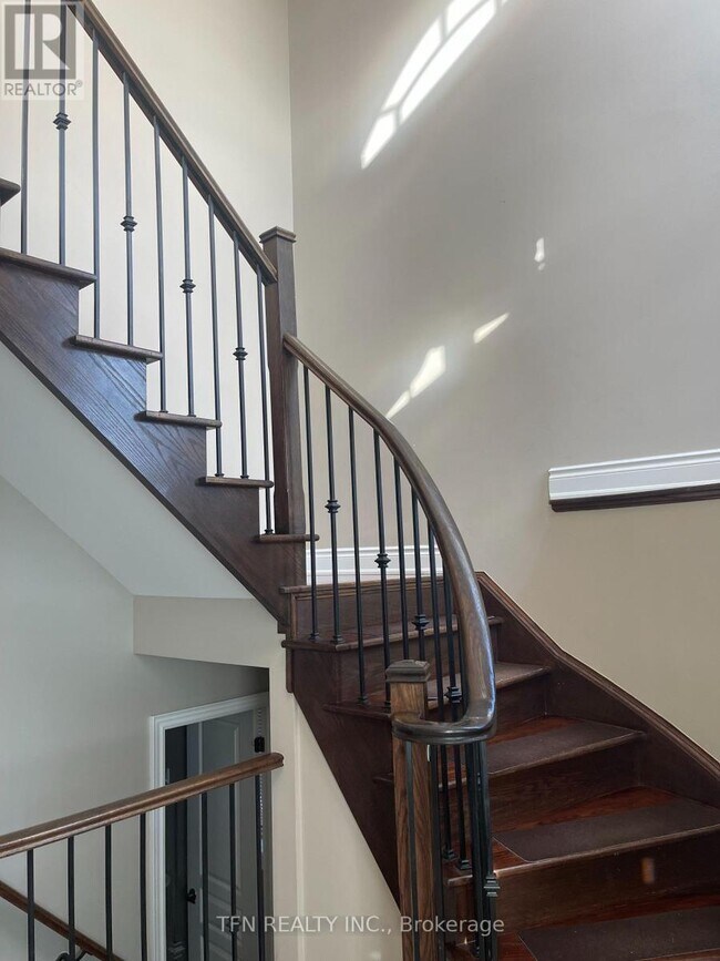 12 Chaiwood Ct in Vaughan, ON - Building Photo - Building Photo