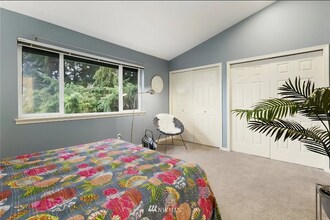 19010 68th Ave NE in Kenmore, WA - Building Photo - Building Photo