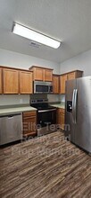 2715 Meadow Knoll Dr in Charlotte, NC - Building Photo - Building Photo