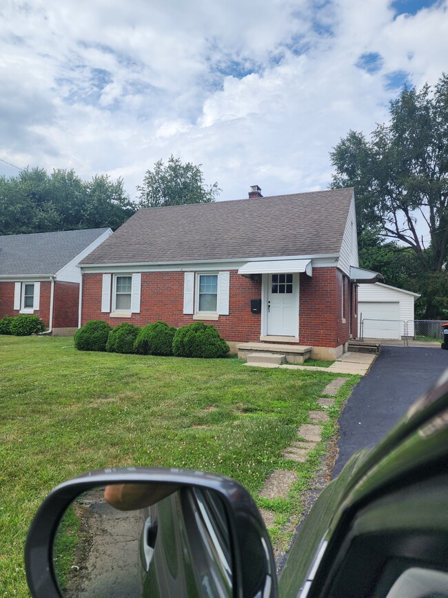 208 Pierson Blvd in Newark, OH - Building Photo - Building Photo