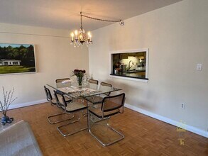 45 Longwood Ave, Unit #206 in Brookline, MA - Foto de edificio - Building Photo
