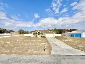 13131 Zarbis Dr in Spring Hill, FL - Building Photo