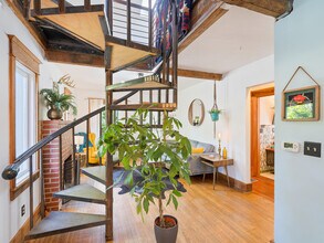 7235 NE Mallory Ave in Portland, OR - Foto de edificio - Building Photo