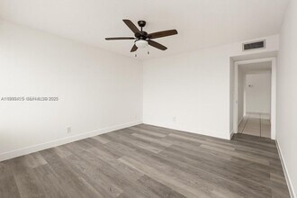 6921 Environ Blvd in Lauderhill, FL - Building Photo - Building Photo