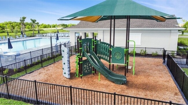 19525 Fairhill Ct in Lehigh Acres, FL - Building Photo - Building Photo