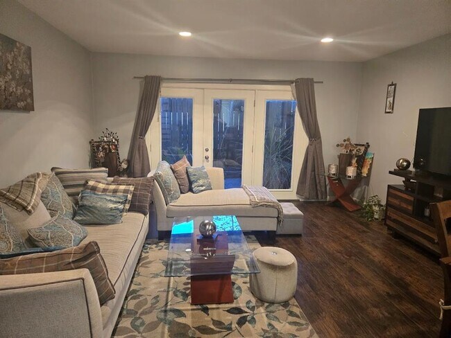 property at 9105 Braeburn Valley Dr