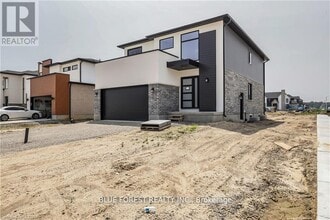 29 Poole Cres in Middlesex Centre, ON - Building Photo - Building Photo