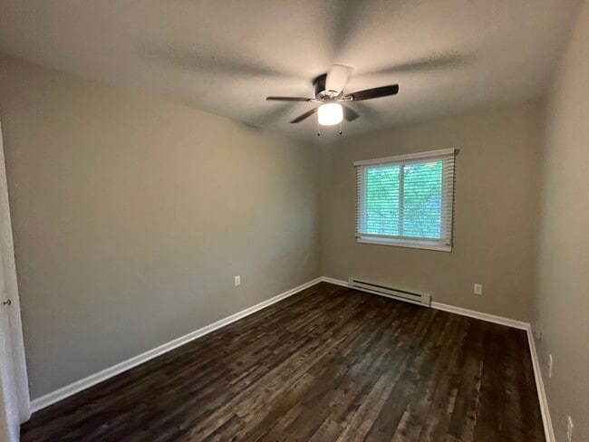 207 W Walworth St, Unit 26 in Elkhorn, WI - Building Photo - Building Photo
