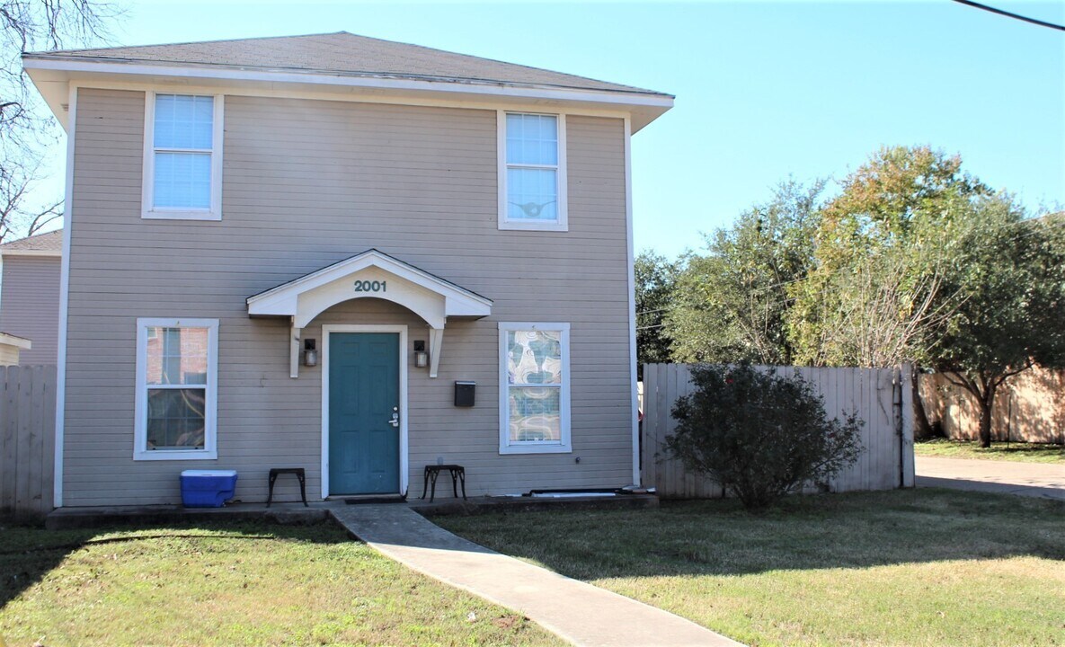 2001 Marie Dr in Waco, TX - Building Photo