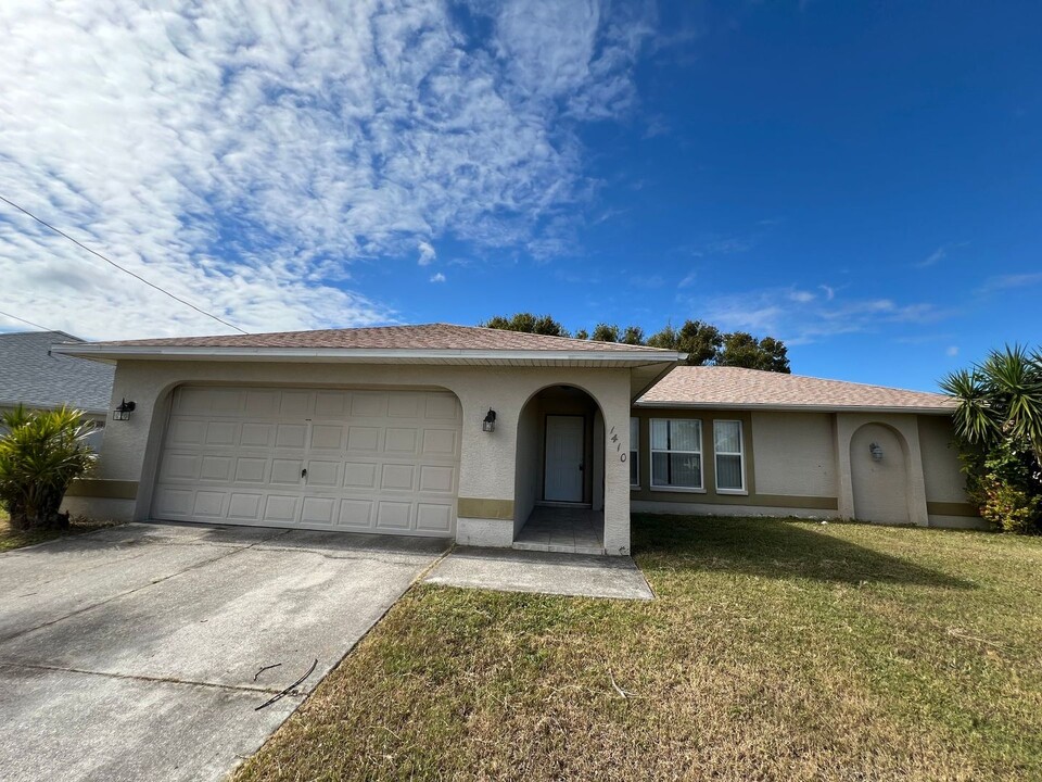 1410 SE 5th Ct in Cape Coral, FL - Building Photo