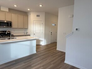 302 Kingsport Dr in South Elgin, IL - Building Photo - Building Photo