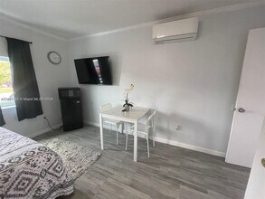 7521 Harbour Blvd in Miramar, FL - Building Photo - Building Photo