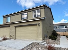 529 Autumn Breeze Cir in Reno, NV - Building Photo