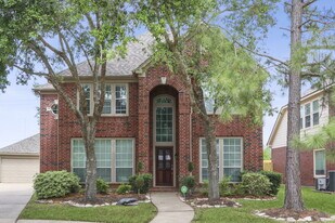 2804 Creek Bend Dr in Friendswood, TX - Building Photo