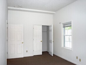 533 N Lincoln St in Bloomington, IN - Foto de edificio - Building Photo