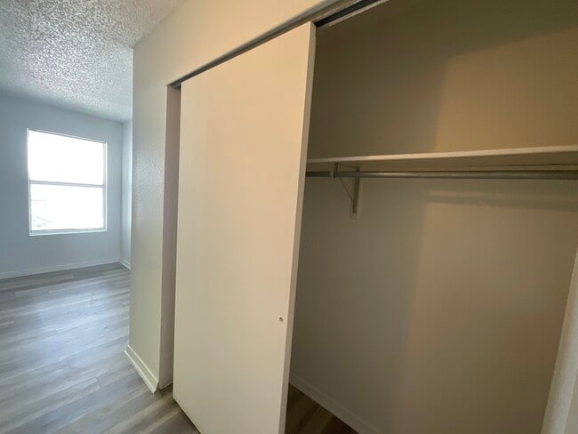 Western Redd in El Paso, TX - Building Photo - Building Photo