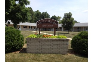 419-425 Pacific St in Ripon, WI - Building Photo
