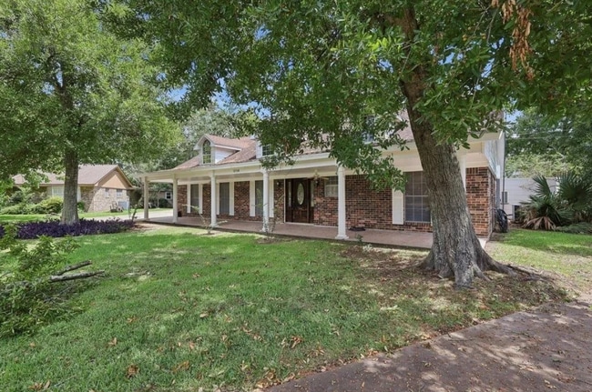 5710 Glasgow Ln in Beaumont, TX - Building Photo - Building Photo