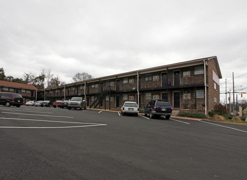 Forest Lake Apartments in Tuscaloosa, AL - Building Photo