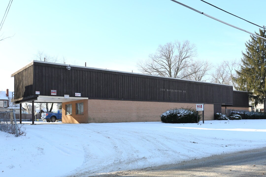 200 Washington St NE in Warren, OH - Foto de edificio