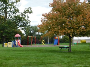 3385 Burbank Dr in Ann Arbor, MI - Building Photo - Building Photo