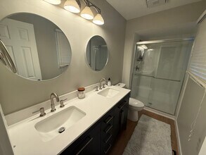 2305 S 165th St in Omaha, NE - Foto de edificio - Building Photo